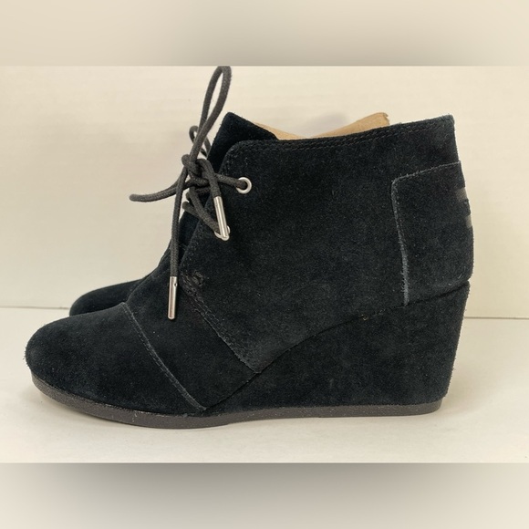 Tom’s Women’s Desert Wedge Suede Ankle Boot Size 8 Black - Picture 1 of 10